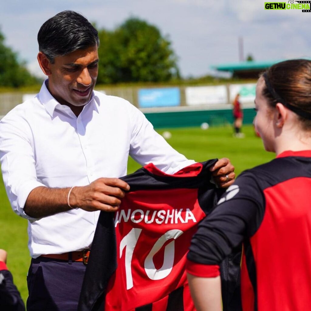 Rishi Sunak Instagram - Full steam ahead on my plans to give every kid in this country a world-class education. This week @conservatives delivered: 🧒 Record investment in childcare 🏫 22 new free schools 📈 Grades back to normal post-pandemic No matter where you live, I’m determined you get you the opportunities you deserve.