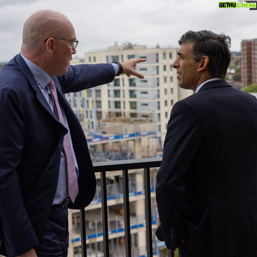 Rishi Sunak Instagram - Today I met some of the people helping us make the dream of home ownership a reality for more Londoners. Too many people can’t get onto the housing ladder because not enough homes have been built in London. So I’m stepping in to boost house building where it's most needed.