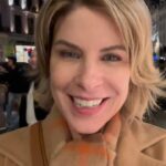 Rita Lobo Instagram - MUITOS ASSUNTOS! Tô de férias, mas ainda tem um episódio inédito do especial de fim de ano do Cozinha Prática pra ir ao ar… O programa de réveillon teria que ter sido veiculado ontem, mas em função de um problema técnico, vai passar na quinta (28), às 21h30, no GNT. Se quiser dar uma espiada como vai ser o cardápio, corre lá no Panelinha! Aliás, você já sabe, mas não custa lembrar: todas as minhas receitas estão no www.panelinha.com.br. Tem um monte de ideias pro Natal e também pra da virada. Ah, amanhã mostro um pouquinho dos preparativos da nossa ceia aqui em Londres, tá? Agora me conta: tudo certo por aí? Já tô com saudade!!!!