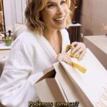 Rita Lobo Instagram - Tô tão animada com esse projeto novo! Vai ter #ReceitaDoLook nesse fim de ano. Junto com a minha parceira @shoulderoficial, vou mostrar os meus looks pras mais variadas ocasiões. E as peças já chegaram aqui no meu camarim no Estúdio Panelinha. Semana que vem eu posto o primeiro vídeo, tá? #ReceitaShoulder #RoupaBoaShoulder #ShoulderOficial