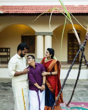 Rithika Tamil Selvi Instagram - இந்த தைத்திருநாள் முதல் விடியும் பொழுது எங்கும் கரும்பாய் இனிக்கட்டும்… அனைவருக்கும் இனிய பொங்கல் நல்வாழ்த்துக்கள்…!🌾🌞🐄🙏🏻

PC @knotphotography.inn 
Outfit @knotweddinghouse 

#rithika #tamil_rithika #rithikatamilselvi #pongal2024 #tamilfestival