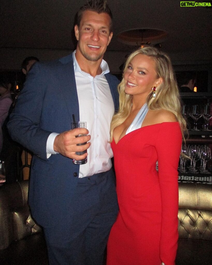 Rob Gronkowski Instagram - Wonderful weekend celebrating my baby being in Sports Illustrated Swimsuit for her 6th year!! Proud of you ❤️