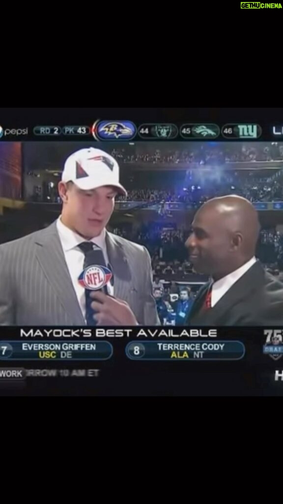 Rob Gronkowski Instagram - #flashbackfriday to the good ole draft days! Ding ding ding round 2! #nfldraft #round2 #draftday #patriots