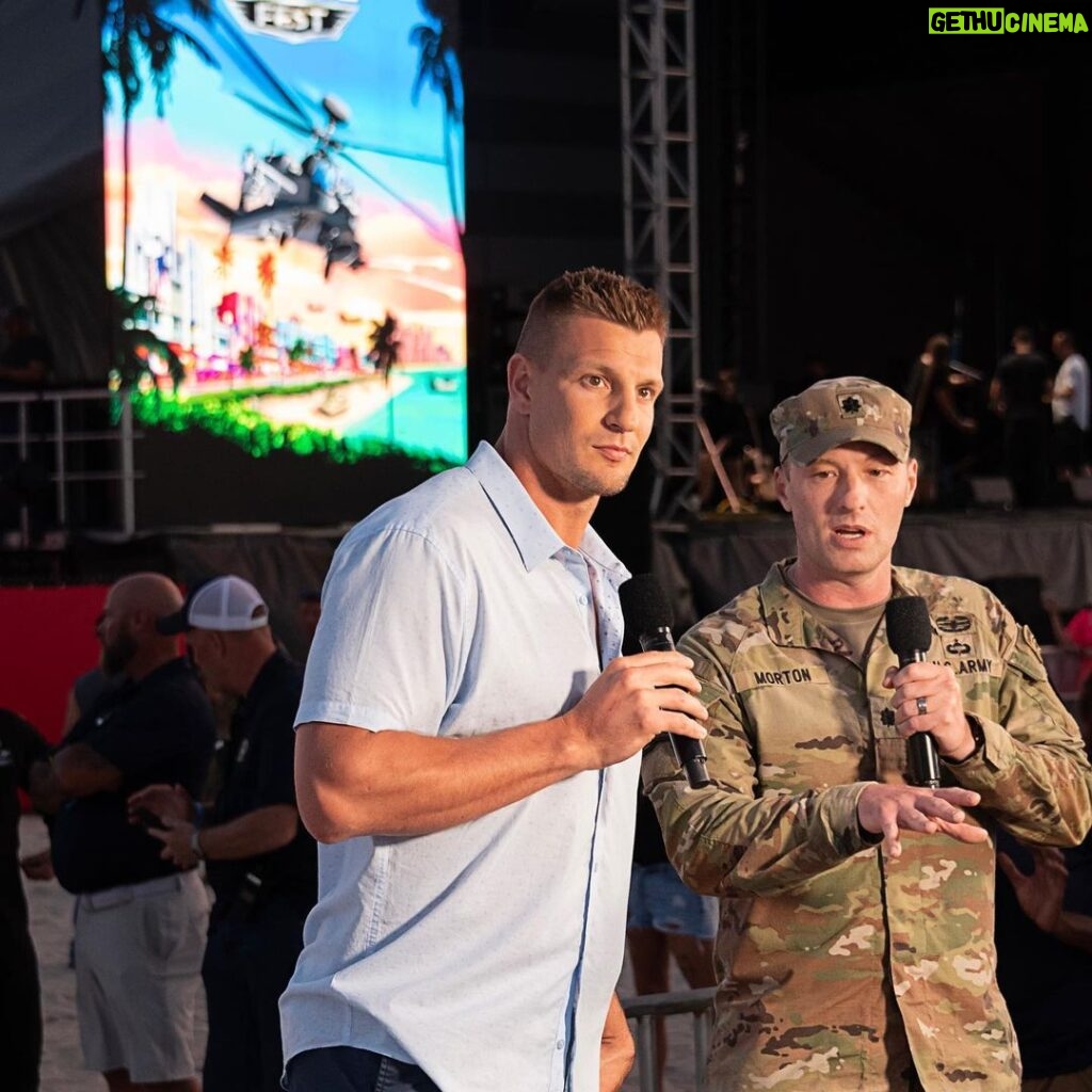 Rob Gronkowski Instagram - Our country has so many talented soldiers, we should all be proud to have them protecting us here in the United States and be thankful for their sacrifices. Memorial Day is about honoring and remembering the men and women who made the ultimate sacrifice while serving our country, and we should be doing this not just yesterday, but everyday. This past Memorial Day Weekend, I had the honor of hosting the “Salute to Service” @airandseashow, where I got to honor so many current troops for all their hard work and commitment to our country. With that being said, I got to meet Lieutenant Colonel Doug Morton. Doug gave me the honor of receiving a memorial bracelet in remembrance of one of the fallen soldiers who his team lost in combat overseas in 2009. The soldier’s name was Robert Sanchez. Thank you for all you did for our country Robert Sanchez, you made the ultimate sacrifice for us to live our best lives safely as possible. We will never forget 🇺🇸 and I will wear this in honor of you and of all who made the ultimate sacrifice. Miami Beach, Florida