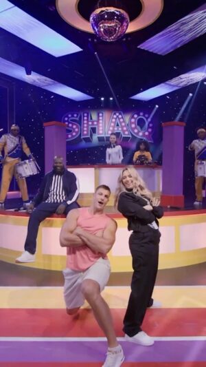 Rob Gronkowski Instagram - The countdown to NYE begins! Join me and @shaq as we ring in the New Year at The Shaq’tacular Spectacular! Catch my performance in Meta Horizon Worlds, Facebook, and Instagram beginning at 3:30 PST. RSVP now: https://www.oculus.com/experiences/event/516799933840730/