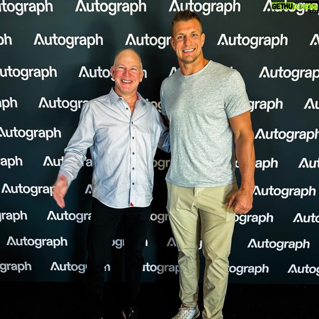 Rob Gronkowski Instagram - Great times celebrating with @tombrady, @leonardfournette, and my fam Thursday for the @autograph.io end-of-season event. To the NFT fans that came out, you guys brought the competition! If you aren’t a part of @autograph.io, you gotta check them out 👊 📸 @josefdubois Armature Works