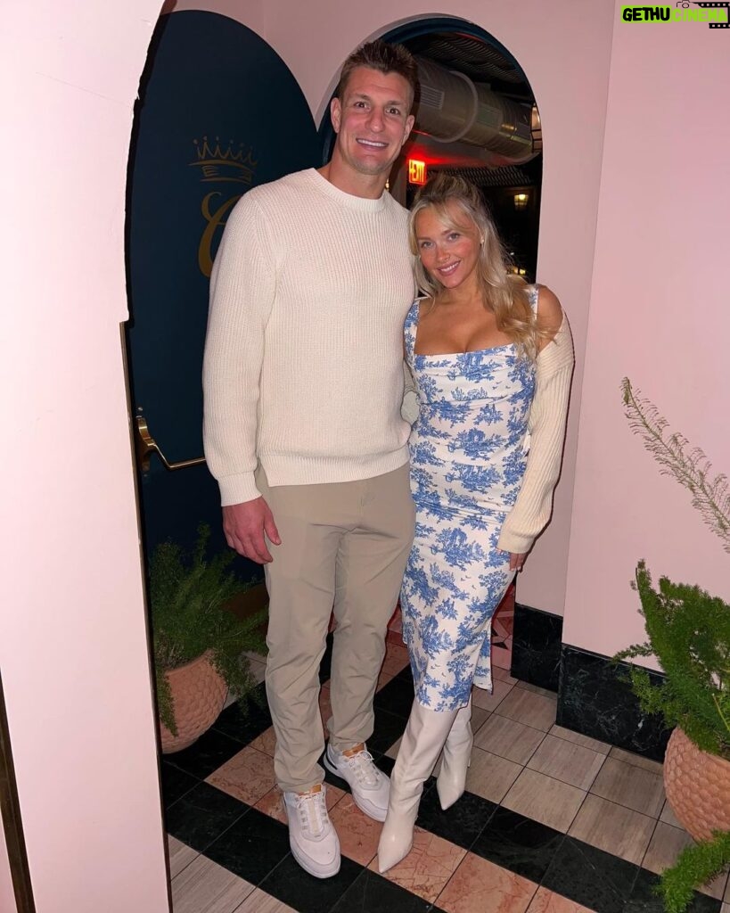 Rob Gronkowski Instagram - Happy Birthday my sweet heart Camille!! Wishing you nothing but love and success!! You are always so willingly to go over the top for others, so may you enjoy your Birthday Night my ❤️! P.S. you always deserve double flowers 😜 💐
