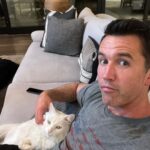 Rob McElhenney Instagram – A love story in three acts…

Act 1: Man hates cats. 😤 
Act 2: Man meets the right cat 🐈 
Act 3: Man falls so in love with this cat that he questions everything he’s ever felt about anything in his entire life. ❤️ ❤️ ❤️ ❤️ 

The End ❤️❤️❤️❤️❤️❤️❤️❤️❤️❤️