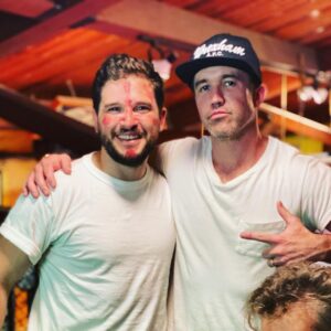 Rob McElhenney Instagram - Just the two biggest stars of @gameofthrones wearing tight tee shirts and watching football. My allegiance is complicated (re: 🏴󠁧󠁢󠁷󠁬󠁳󠁿). But my buddy Kit needs this as does @humphreyker and I’m choosing to be there for them *just this once, please forgive… 📸: 🐦