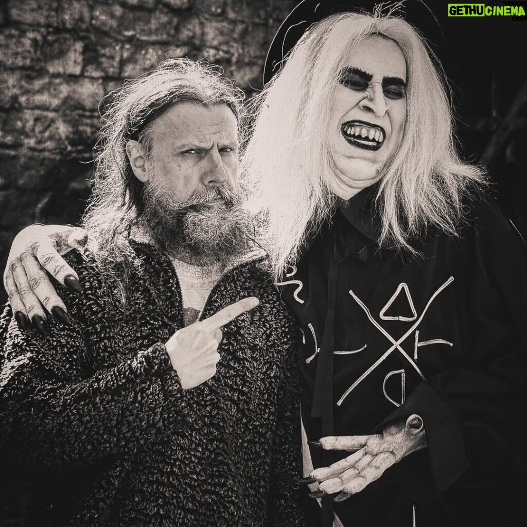 Rob Zombie Instagram - Hanging in Budapest with my pal Zombo. #robzombie #zombo #themunsters