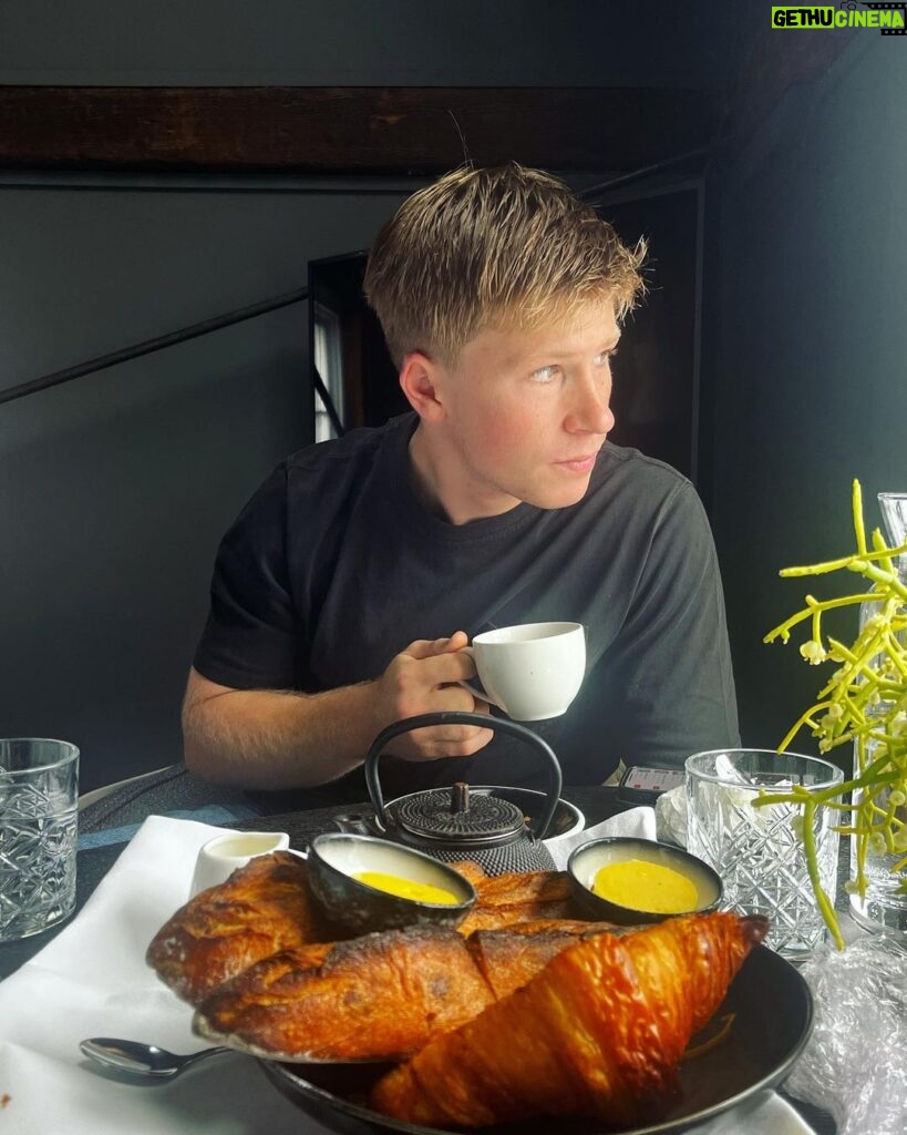 Robert Clarence Irwin Instagram - Breakfast of champions 🥐