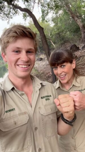 Robert Clarence Irwin Instagram - It has finally happened people!!!! My mum has joined instagram!!! Go give her a follow @terriirwincrikey ☺️
