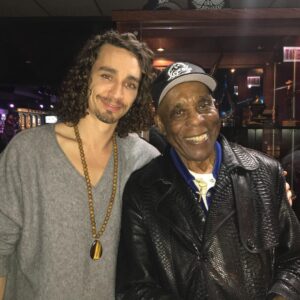 Robert Sheehan Instagram - Buddy Guy. Tonight he had us all in the palm of his hand, and the lilt of his honey voice oh! 😆❤️😩 @buddyguys #chicago #blues #c2e2 x