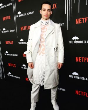 Robert Sheehan Instagram - Sci-Fi Rob  Pièce de Résistance coat designed by @is.liuchen who is still a fashion student! Amazing talent