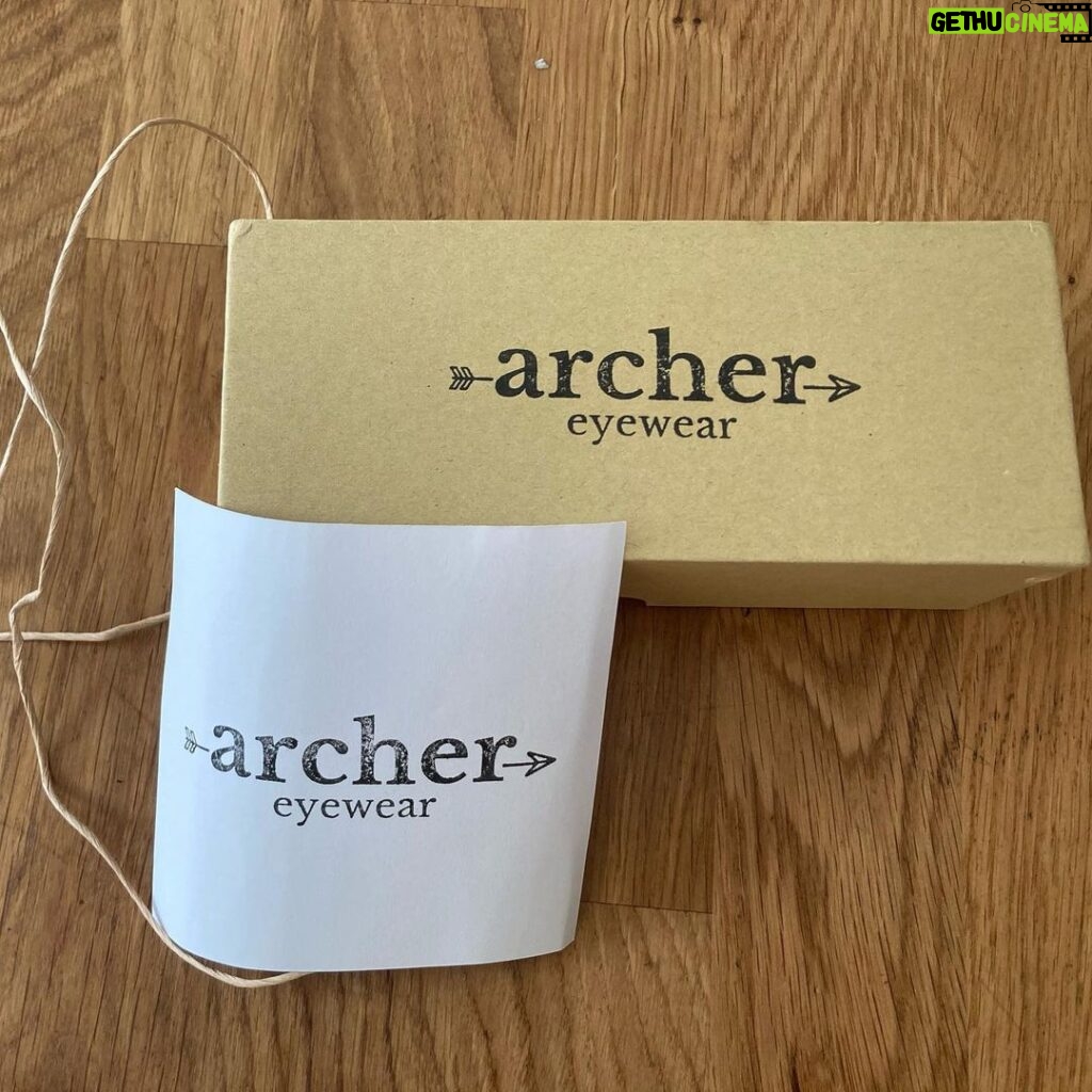 Robert Sheehan Instagram - Big up the @@archereyewear - for every pair of SEXY lightweight wooden shades they sell, a native tree is planted in the Outback of Australia. Replenishing habitats, replenishing the rain cycle ☔️ - #consciouscapitalism working beautifully (they haven’t paid me nothin) #consciousconsumer #archereyewear #plasticfreemermaid