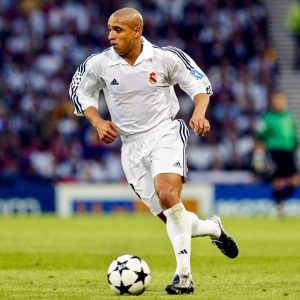 Roberto Carlos Instagram - 122 años del mejor club de la historia!
Felicidades, madridistas!
Hala Madrid!