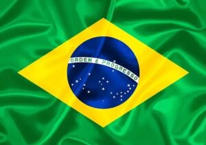 Roberto Justus Instagram - Não poderia deixar de me posicionar nesse momento tão importante e preocupante em que vivemos. Muitos sabem que eu fiquei triste com a volta da esquerda ao poder no Brasil depois de tudo que fizeram nos anos em que estiveram no governo. Mas depois das eleições eu que sou patriota e democrata, aceitei o resultado e passei a torcer para que dessa vez fizessem algo diferente para o bem do Brasil e da população. O que esperava do ex-Presidente Bolsonaro é que como estadista aceitasse a situação e utilizasse o patrimônio de 58 milhões de votos para fazer uma firme oposição e de forma democrática. A alternância de poder exige uma oposição competente para o bem do país!Porem o que vimos no domingo em Brasília foi um inaceitável e absurdo ato de violência e vandalismo contra a nossa democracia. A ignorância desse movimento anti democrático foi a meu ver um grande trunfo para a esquerda que  falava a respeito desse posicionamento agressivo que sempre pautou o comportamento de muitos seguidores do Ex-Presidente,  de alguns no entorno dele e muitas vezes dele próprio, 
o que na minha visão contribuiu com a derrota nas eleições. Esse comportamento insuflou muitos outros seguidores e acabou nessas cenas lamentáveis que ninguém de bom senso e equilíbrio gostaria de ter visto. Que sirva de lição e reflexão a todos e que consigamos ter um país mais equilibrado, que saiba conviver com as divergências de forma civilizada, com o direito de opinião garantido mas  sempre preservando as nossas instituições.