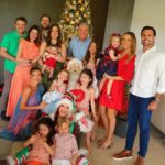 Roberto Justus Instagram – Na nossa comemoração antecipada do Natal. Muito amor em família!💙💙