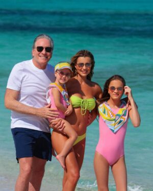 Roberto Justus Instagram - Dia maravilhoso no Caribe com elas…💙💙💙