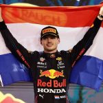 Robin van Persie Instagram - Wow 😱🤯 What an incredible ending of a Formula 1 season to remember forever! Two fantastic teams going all in for the win. A true champion replaced by another true champion. Congrats to @maxverstappen1. You made us proud 🟠🦁