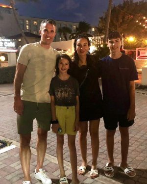 Robin van Persie Instagram - Family time ☀️❤️