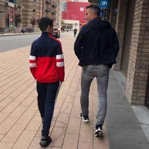 Robin van Persie Instagram - Strolling down the streets of Rotterdam🚶🏻‍♂️🚶🏻‍♂️