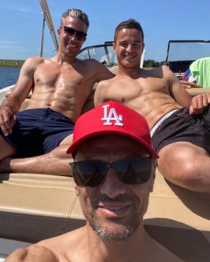 Robin van Persie Instagram - The Three Musketeers re-united 🙌 Bro’s since day 1 🔥💯 @ibrahimafellay @boulahrouz81