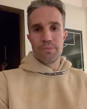 Robin van Persie Instagram - 🙏🇹🇷🇸🇾