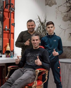 Robin van Persie Instagram - Honoured to get my very own RVP corner at the best barbershop in town ✂️🤩 Big shoutout to @meffcmc70 & @barber_ori! Fantastic guys and great professionals 👊