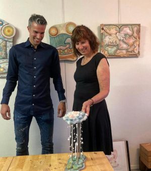 Robin van Persie Instagram - Lovely to catch up and see your great creations, mom 😁❤️ Happy to see you have always followed your passions, I’ll forever be a proud son!