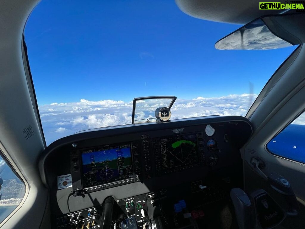 Romain Grosjean Instagram - Miami - Austin / Phoenix airline 👨‍✈️ A day in the sky fighting head wind (up to 35kt), avoiding a small storm cell, fueling in Baton Rouge and overflying Houston airport before reaching Austin. Another 7h of experience in the sky. #flying #sky #travel Austin, Texas