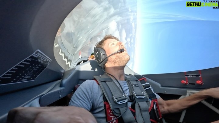 Romain Grosjean Instagram - Absolutely crazy and I loved it! Full video on YouTube Thanks @thejimmygraham for the ride 👍