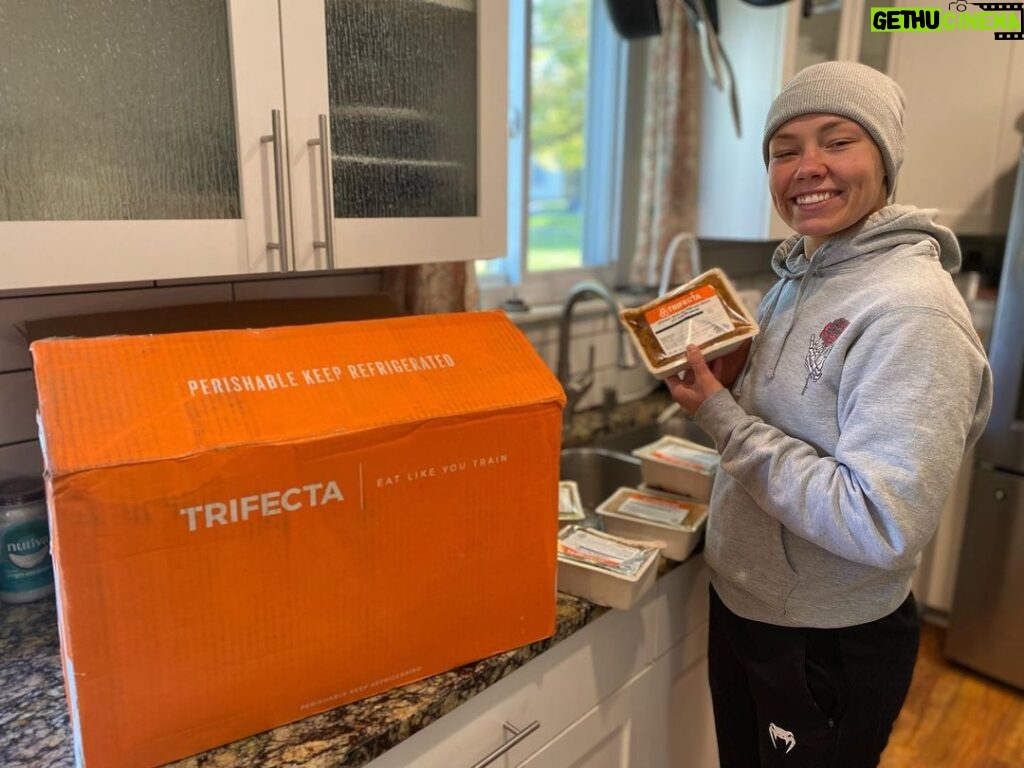 Rose Namajunas Instagram - @trifecta came in just in time for lunch! 🥳