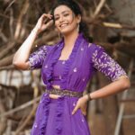 Roshini Haripriyan Instagram - கத்தரி பூ 💜 Styled by @paviiiee_08 Outfit from @lopa_tailoring_and_embroidery Photograph @sinty_boy Retouch: @shot_by_panneer #roshni #roshniharipriyan #cookwithcomali3