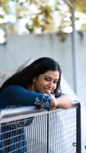 Roshini Haripriyan Instagram - 💙💙💙

Styled by @paviiiee_08 
Outfit @soul__spectrum 
📷 @bigshot_studios 
Edit by @vignesh_d_war 

#cookwithcomali #cookwithcomali3
#roshni #roshniharipriyan