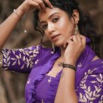 Roshini Haripriyan Instagram - கத்தரி பூ 💜 Styled by @paviiiee_08 Outfit from @lopa_tailoring_and_embroidery Photograph @sinty_boy Retouch: @shot_by_panneer #roshni #roshniharipriyan #cookwithcomali3