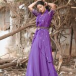Roshini Haripriyan Instagram - கத்தரி பூ 💜 Styled by @paviiiee_08 Outfit from @lopa_tailoring_and_embroidery Photograph @sinty_boy Retouch: @shot_by_panneer #roshni #roshniharipriyan #cookwithcomali3