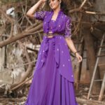 Roshini Haripriyan Instagram - கத்தரி பூ 💜 Styled by @paviiiee_08 Outfit from @lopa_tailoring_and_embroidery Photograph @sinty_boy Retouch: @shot_by_panneer #roshni #roshniharipriyan #cookwithcomali3