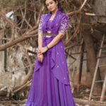 Roshini Haripriyan Instagram - கத்தரி பூ 💜 Styled by @paviiiee_08 Outfit from @lopa_tailoring_and_embroidery Photograph @sinty_boy Retouch: @shot_by_panneer #roshni #roshniharipriyan #cookwithcomali3