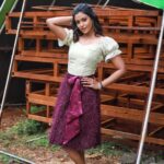 Roshini Haripriyan Instagram - 🤍🤍🤍🤍 Styled by @paviiiee_08 Outfit @abinayadesignerstore Photography @sat_narain #cookwithcomali #roshniharipriyan #roshni