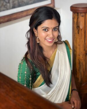Roshini Haripriyan Instagram - Never ending love for traditional outfits ♥️

Outfit from @usabridalstudio 

#cookwithcomali #cookwithcomali3 #roshni #roshniharipriyan