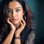 Roshini Haripriyan Instagram - Black 🖤 #selfportrait #cookwithcomali3 #roshiniharipriyan #roshni #black Chennai, India
