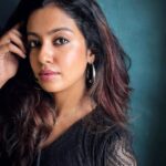 Roshini Haripriyan Instagram - Black 🖤 #selfportrait #cookwithcomali3 #roshiniharipriyan #roshni #black Chennai, India