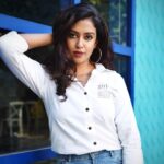 Roshini Haripriyan Instagram - Girl boss 🤍 Outfit @thestitches.in #cookwithcomali3 #cookwithcomali #roshni #roshniharipriyan