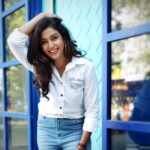 Roshini Haripriyan Instagram - Girl boss 🤍 Outfit @thestitches.in #cookwithcomali3 #cookwithcomali #roshni #roshniharipriyan