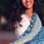 Roshini Haripriyan Instagram - Kiliye kiliye 🤍 #retro #roshniharipriyan #reels Mango Hill,Auroville
