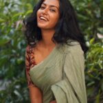 Roshini Haripriyan Instagram - Kaadhal Rathiye♥️ 📷 @aiisxhwar 👗 @mathugai_handlooms #roshniharipriyan Chennai, India