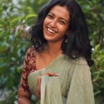 Roshini Haripriyan Instagram - Kaadhal Rathiye♥️ 📷 @aiisxhwar 👗 @mathugai_handlooms #roshniharipriyan Chennai, India