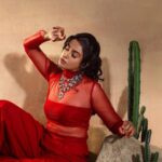 Roshini Haripriyan Instagram - Like a blazing ember, red whispers tales of ardor, courage, and the pulsating rhythm of life’s vibrant journey. ♥️ Photographer @photosbymandee Mua @noormakeup_mehndi Stying @joshua_maxwel1 Jewelry @jewelhub_chennai Makeup assist @jeni_mehandi_7 Photography Team @bharathi_saminathan @views.of.vasanth @manikanda.e #happynewyear #roshniharipriyan