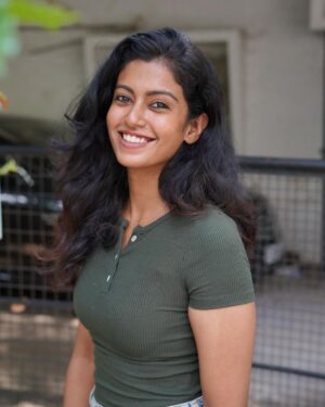 Roshini Haripriyan Instagram - A smile is the universal language of kindness, a silent expression that speaks volumes. #staykind 

#roshniharipriyan
